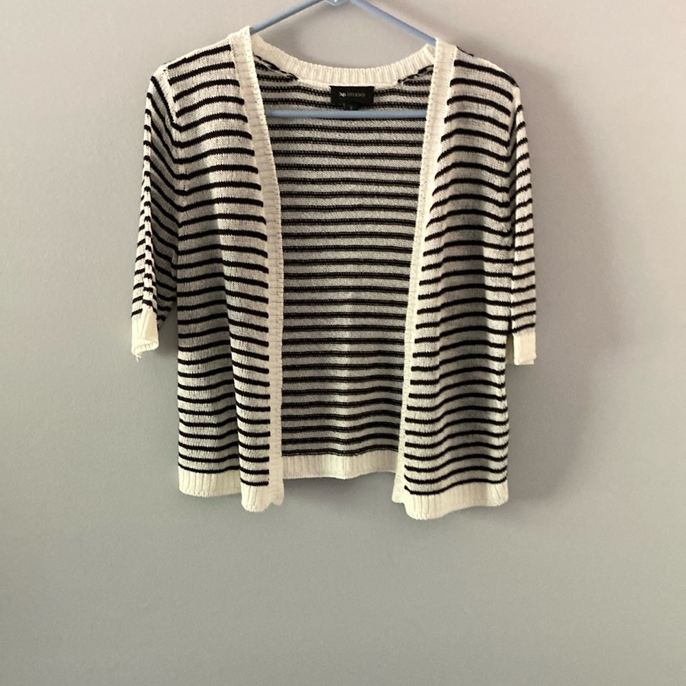 Open sweater, black and white, size small, 85% Acrylic, 17 Nylon